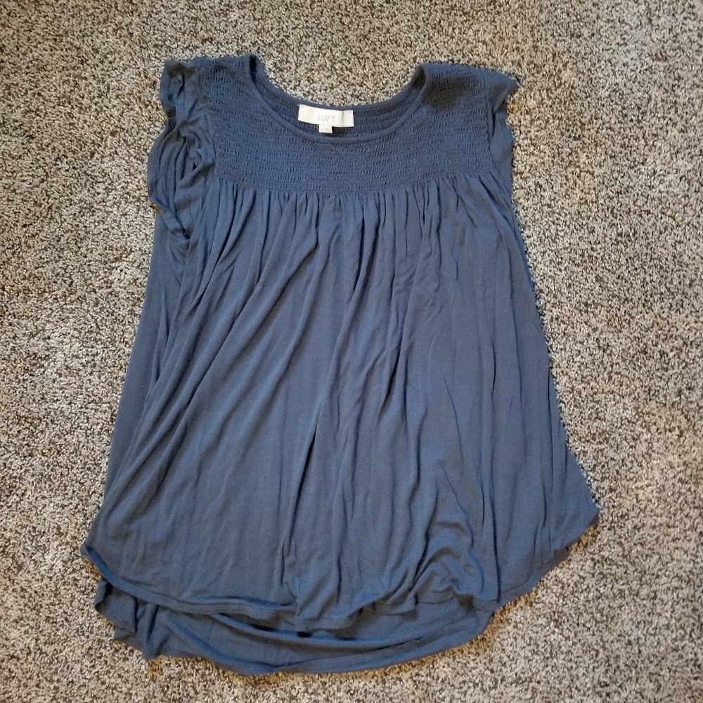 🌿Baby doll style top from the LOFT size medium